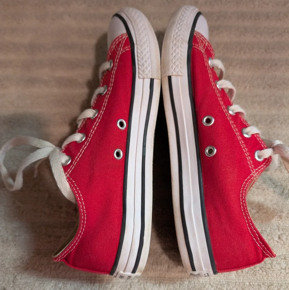 Converse All Star Kids Red Canvas Sneakers Youth Size 3.